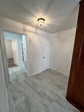 327 Maybrook Dr in Houston, TX - Building Photo - Building Photo