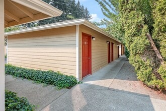 Fairway Lane Apartments in Bremerton, WA - Foto de edificio - Building Photo