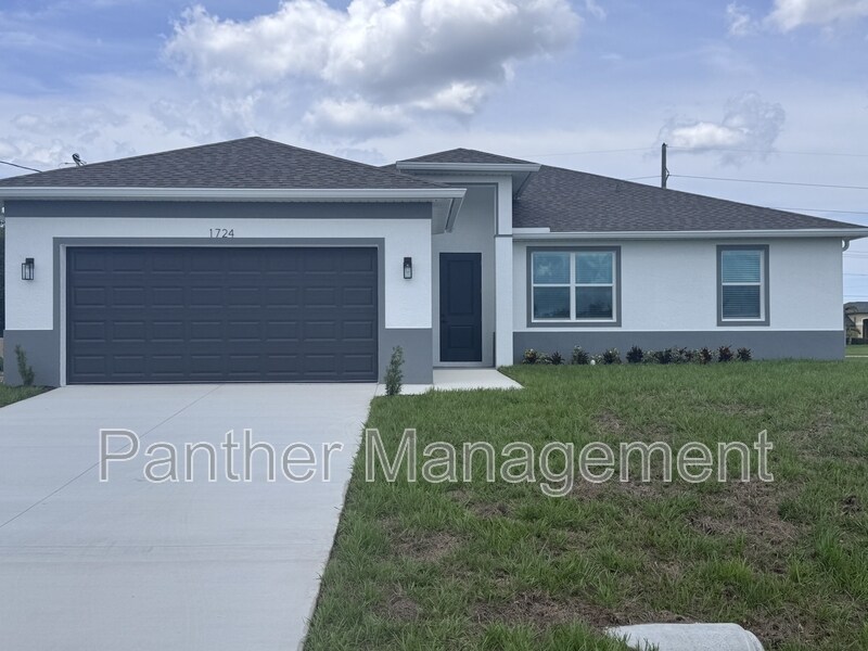 1724 NW 24th Ave in Cape Coral, FL - Building Photo
