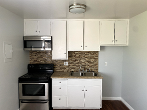 4201 McClung Dr in Los Angeles, CA - Building Photo - Building Photo