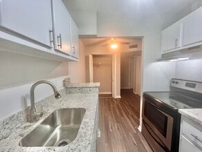 1500 N Congress Ave in West Palm Beach, FL - Foto de edificio - Building Photo