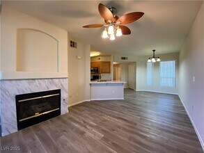 7147 S Durango Dr in Las Vegas, NV - Building Photo - Building Photo
