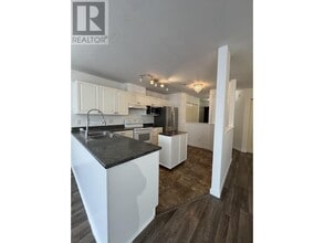 22230-22230 North Ave in Maple Ridge, BC - Building Photo - Building Photo