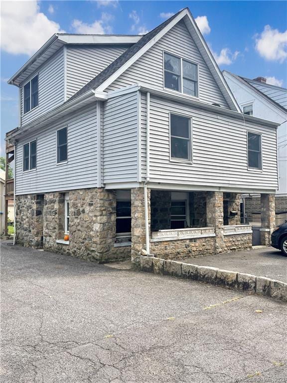 property at 17 Bible St