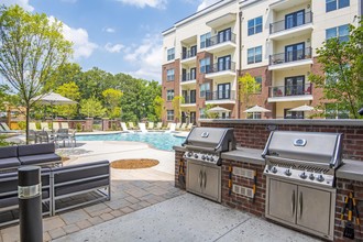 Jones Grant Urban Flats in Raleigh, NC - Building Photo - Building Photo