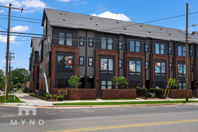 2242 N Graham St in Charlotte, NC - Foto de edificio - Building Photo