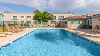 Whispering Pines in Phoenix, AZ - Building Photo