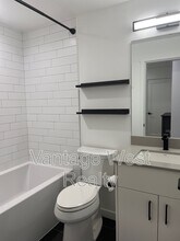 660-660 Cawston Ave in Kelowna, BC - Building Photo - Building Photo