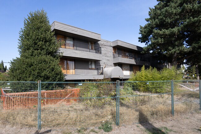 1325 W 70th Ave in Vancouver, BC - Building Photo - Building Photo