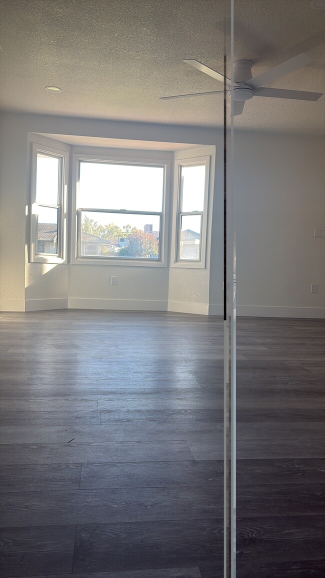 525 Eureka Ave in Lodi, CA - Building Photo - Building Photo