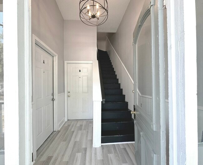 313 E Henry St-Unit -D in Savannah, GA - Building Photo - Building Photo