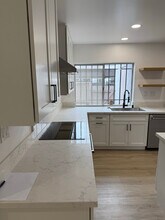 9524 Easter Way in San Diego, CA - Building Photo - Building Photo