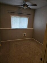 616 Laurel Dr, Unit B in Everett, WA - Building Photo - Building Photo