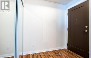 55 Eglinton Ave W in Mississauga, ON - Building Photo - Building Photo