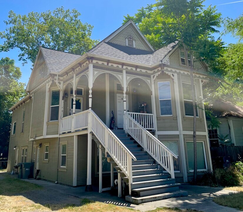 411 4th St in West Sacramento, CA - Building Photo