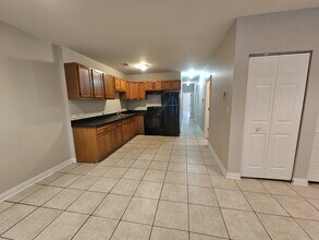 2729 W Congress Pkwy, Unit G in Chicago, IL - Building Photo - Building Photo