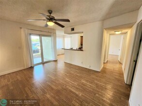 5654 Rock Island Rd in Tamarac, FL - Building Photo - Building Photo