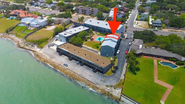 3402 Ocean Dr in Corpus Christi, TX - Building Photo - Building Photo