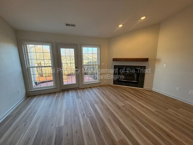 1 Haverford Point in Greensboro, NC - Building Photo - Building Photo