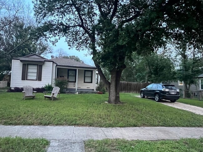 property at 210 W Meadowlane Dr