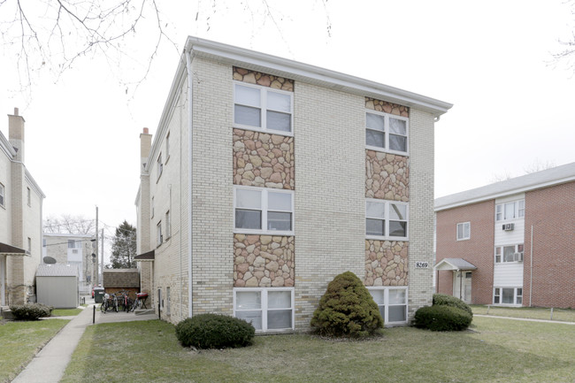 8269 W Elizabeth Ave in Niles, IL - Building Photo - Building Photo