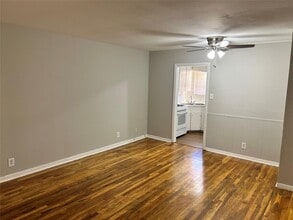 8819 Timberside Dr in Houston, TX - Building Photo - Building Photo