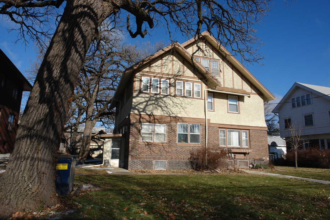 3309 University Ave in Des Moines, IA - Foto de edificio