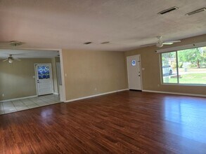 2201 NW 36th Dr in Gainesville, FL - Building Photo - Building Photo