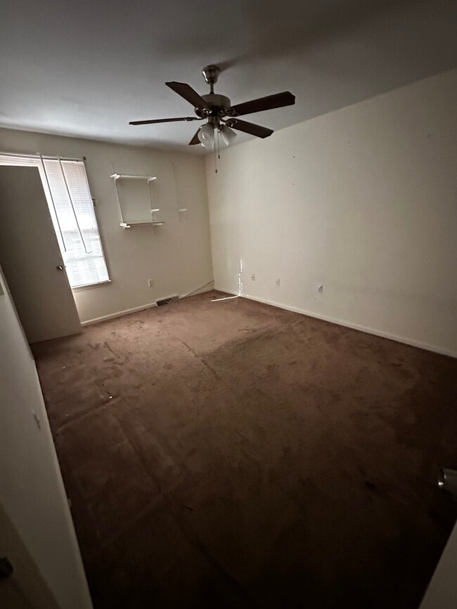 930 Banks Rd in Martinsville, VA - Building Photo - Building Photo