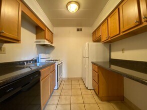 Four Seasons Apartments in Pittsburgh, PA - Building Photo - Interior Photo