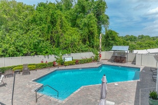 Sun Bay Palms at South Tampa in Tampa, FL - Building Photo