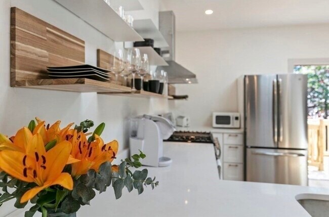 43 Wordsworth St in Boston, MA - Building Photo - Building Photo