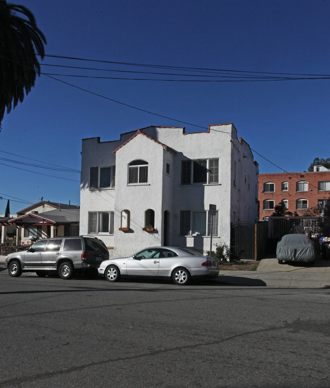 1265 N New Hampshire Ave in Los Angeles, CA - Foto de edificio - Building Photo