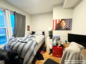 735 Parker St, Unit 2 in Boston, MA - Building Photo - Building Photo