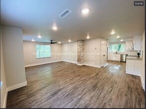 112 S University Ave, Unit A in Fayetteville, AR - Foto de edificio - Building Photo