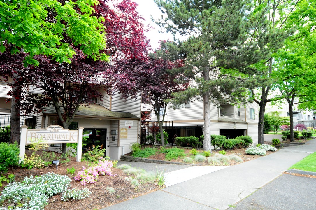 Boardwalk Apartments in Des Moines, WA - Building Photo