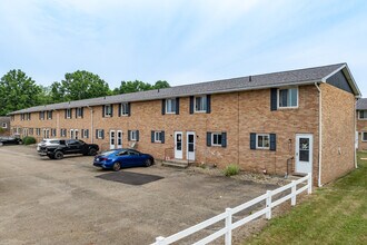Chapel Street Town Homes in Louisville, OH - Building Photo - Building Photo