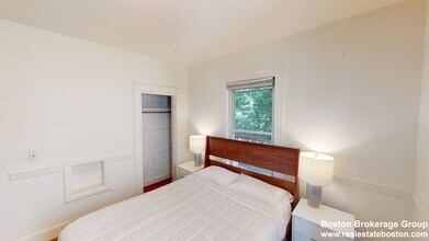 59-61 Hillside St, Unit 2 in Boston, MA - Foto de edificio - Building Photo
