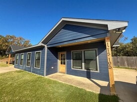 1215 Oak Dr in Denison, TX - Building Photo