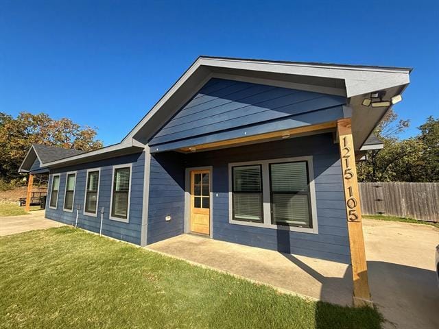 property at 1215 Oak Dr