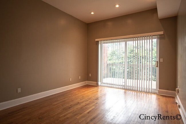 61 Mulberry St in Cincinnati, OH - Building Photo - Building Photo