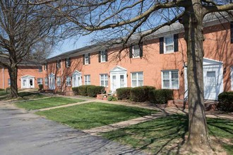 Chicago Avenue Apartments in Harrisonburg, VA - Building Photo - Building Photo