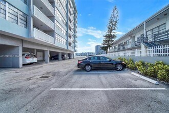 2016 Bay Dr in Miami Beach, FL - Building Photo - Building Photo