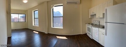 192 Market St-Unit -2B in Newark, NJ - Building Photo - Building Photo