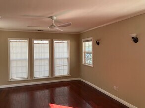 2833 S Victoria Ave, Unit Duplex West Adams in Los Angeles, CA - Foto de edificio - Building Photo