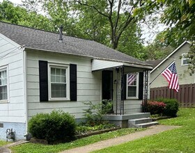 4912 Log Cabin Rd in Nashville, TN - Building Photo - Building Photo