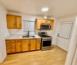 9845 Rosecrans Ave, Unit 1bdrm ADU in Bellflower, CA - Building Photo - Building Photo