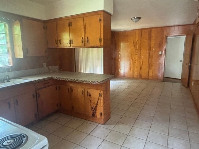 963 Pine Lake Dr in Jackson, MS - Building Photo - Building Photo