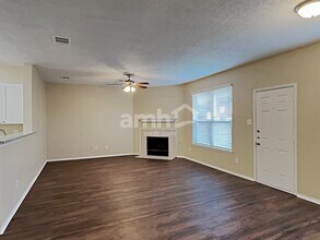 10916 Fawn Valley Dr in Fort Worth, TX - Building Photo - Building Photo