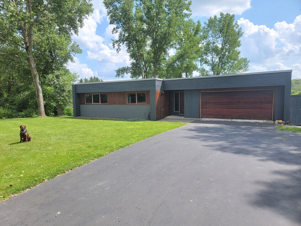 4052 Quail Rdg in Cortland, NY - Building Photo